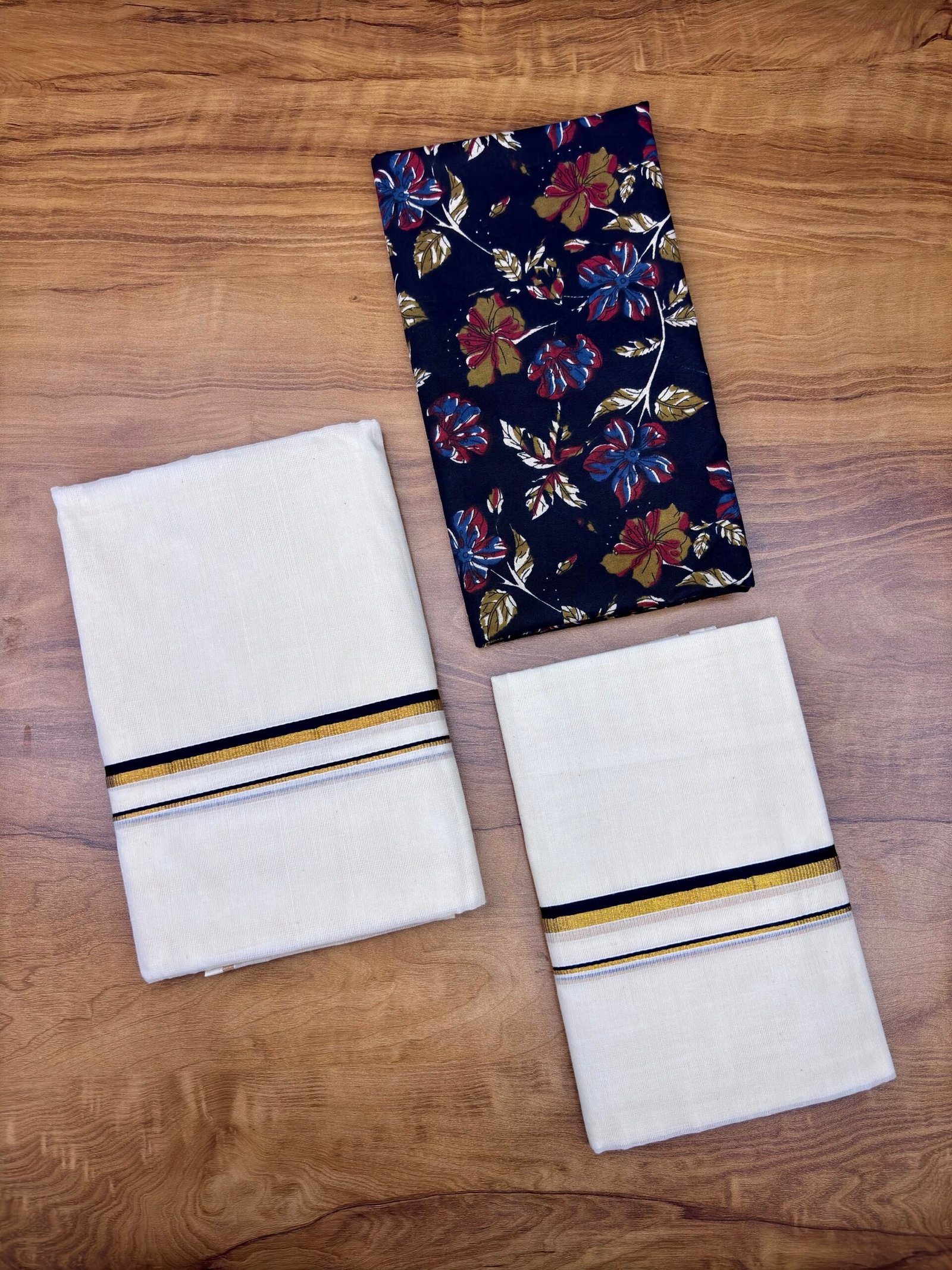 Set Mund Puliyilakarayum Kasavum 2.60 -Blouse material