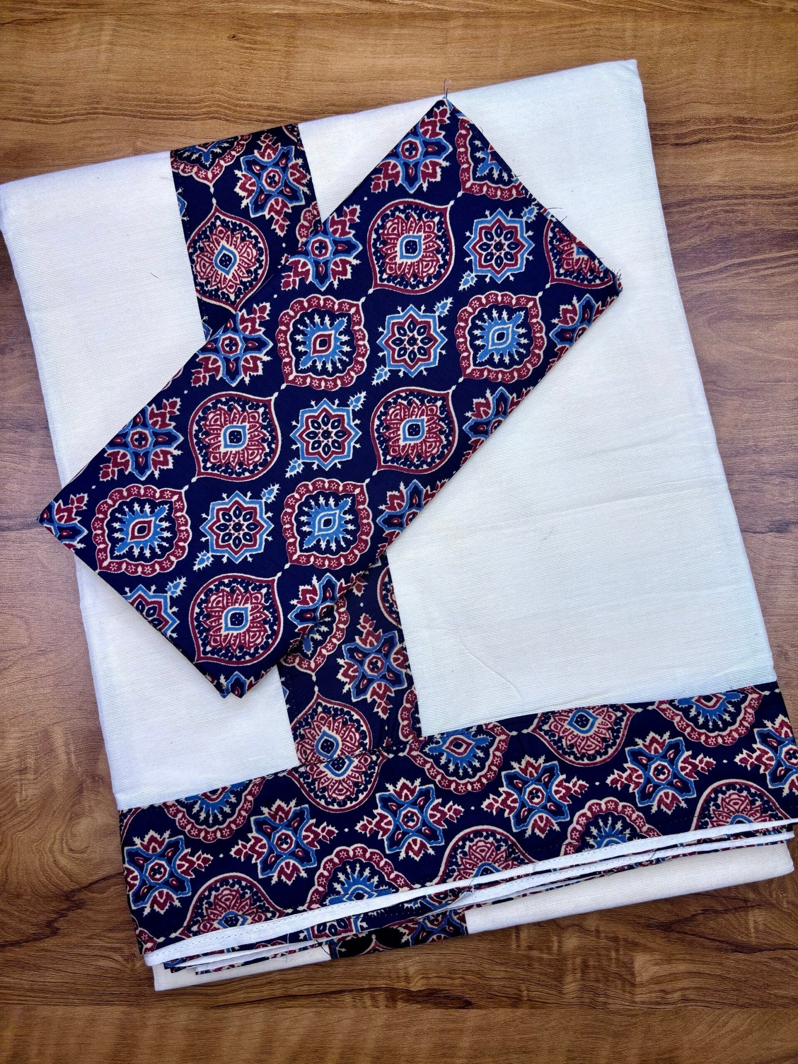 Kerala Saree with Ajrakh Border & Blouse Material - Image 2