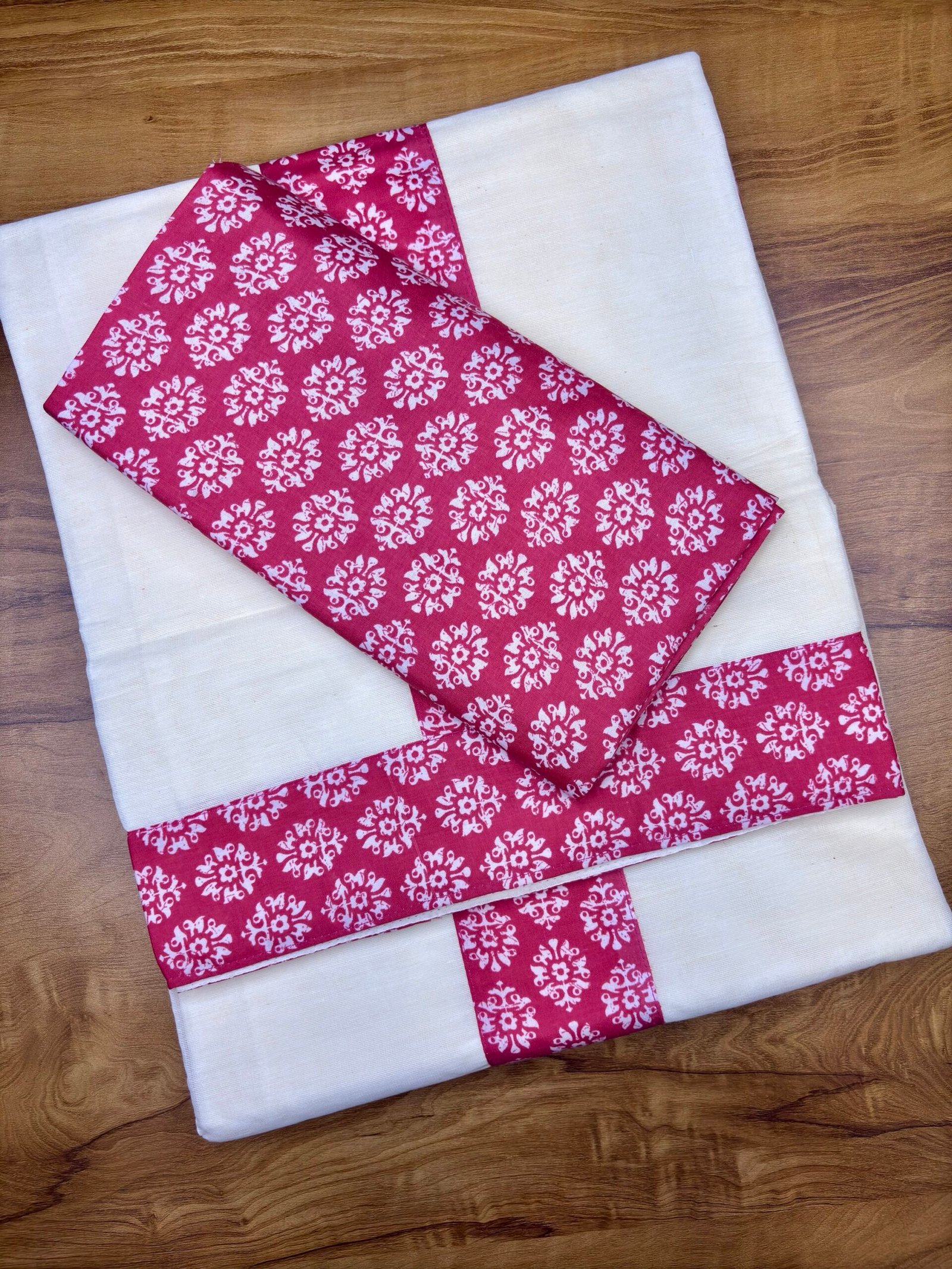 Kerala Saree with Ajrakh Border & Blouse Material - Image 2