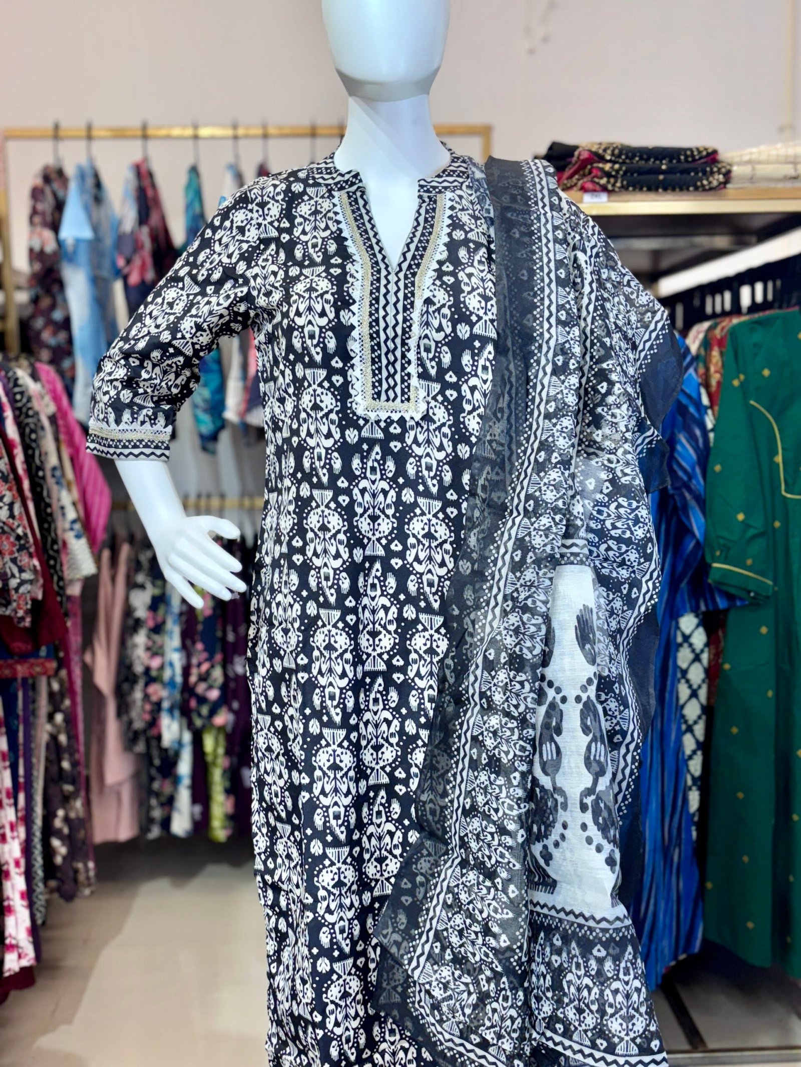 Elegant Black & White Printed Kurti Set with Dupatta and Pants – 3 Piece Set - Image 4