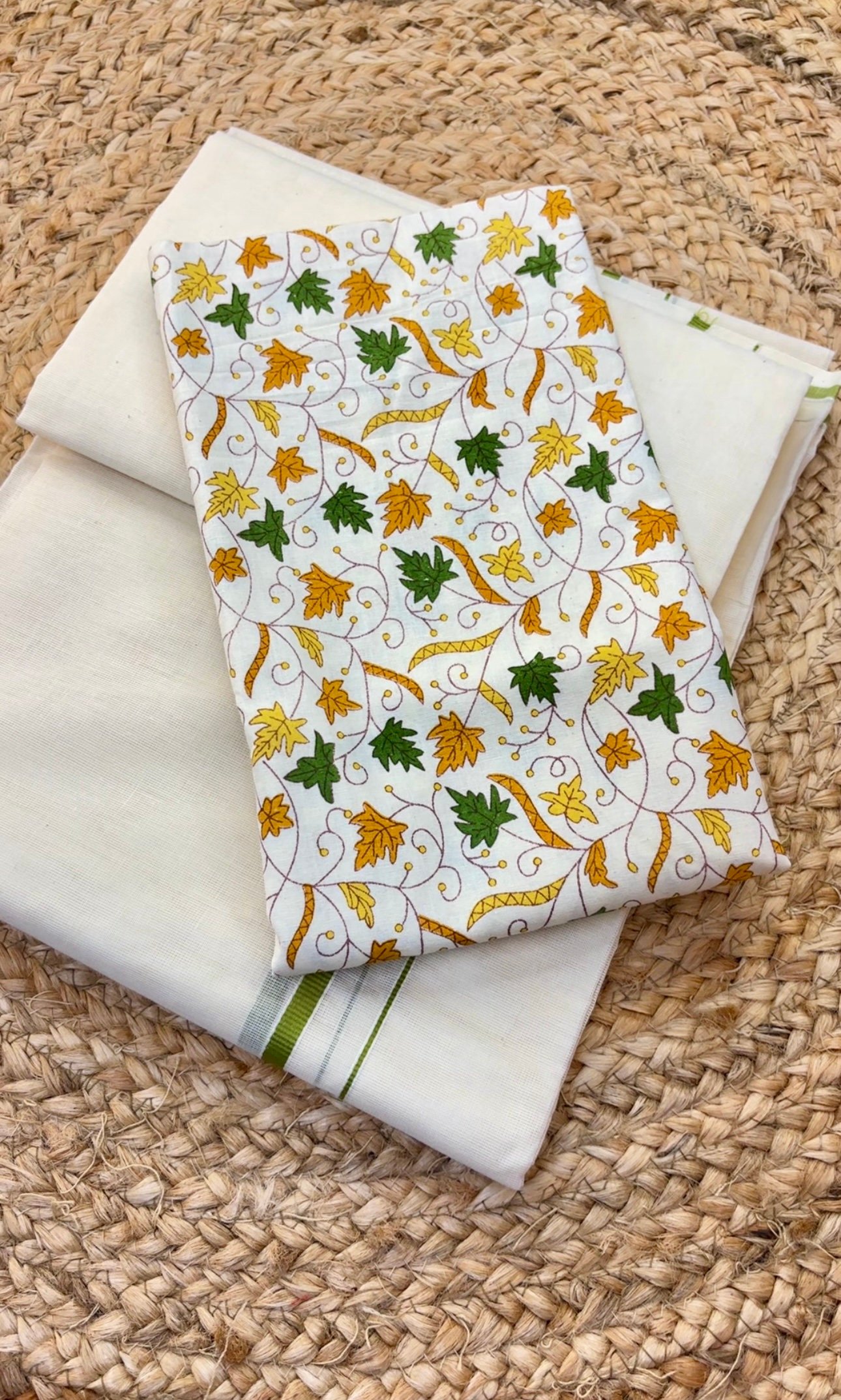 Premium Puliyilakara set mund-Blouse material