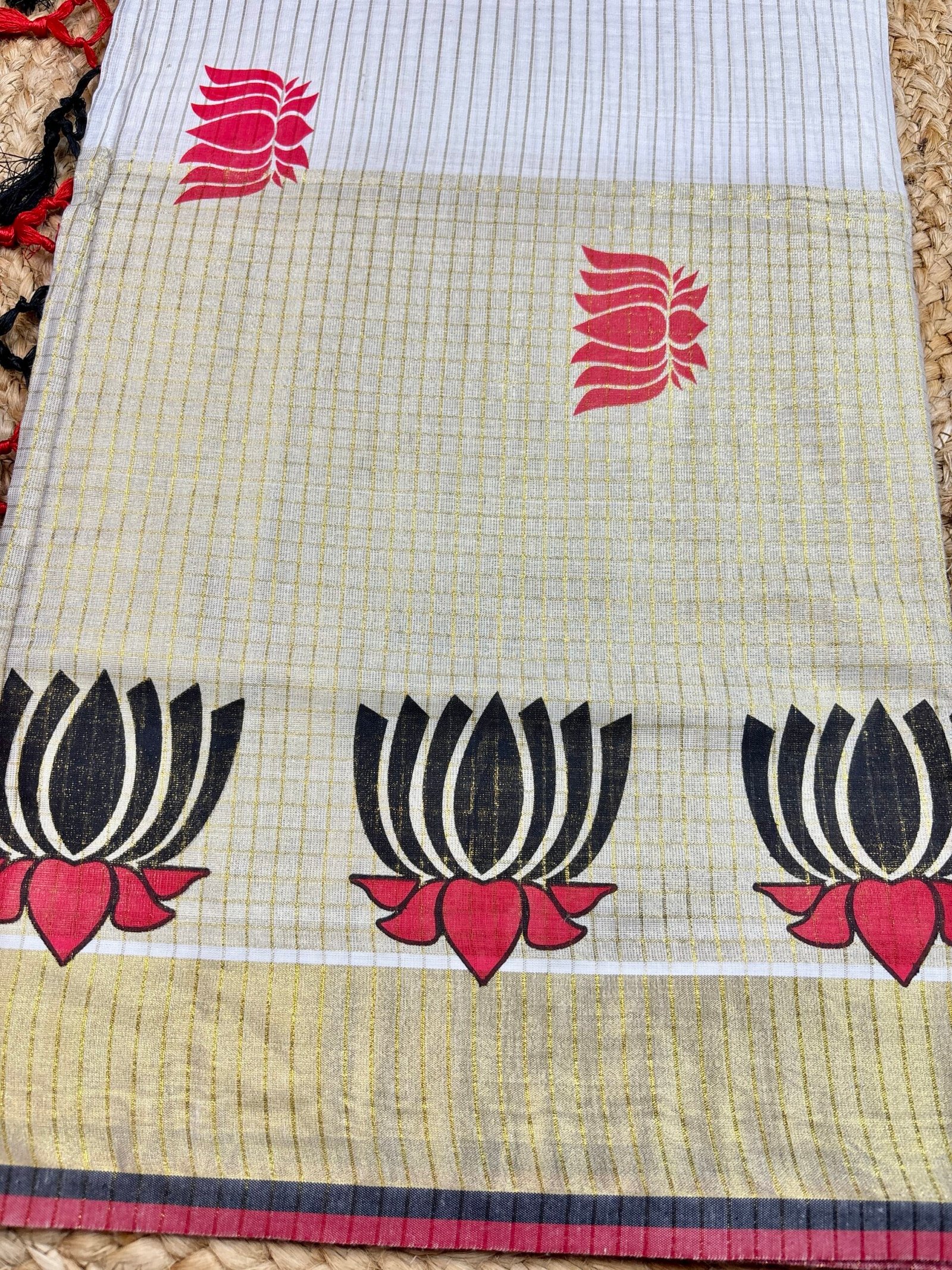 Traditional Kerala Set Saree with Printed Design & Tassel Detailing Meroon and Small Black - Image 5